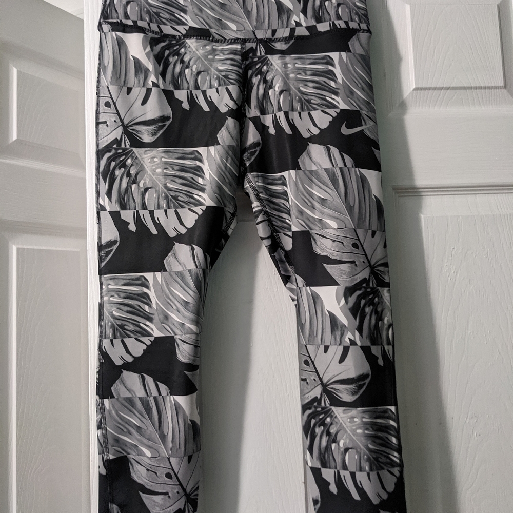 Ladies Nike capri